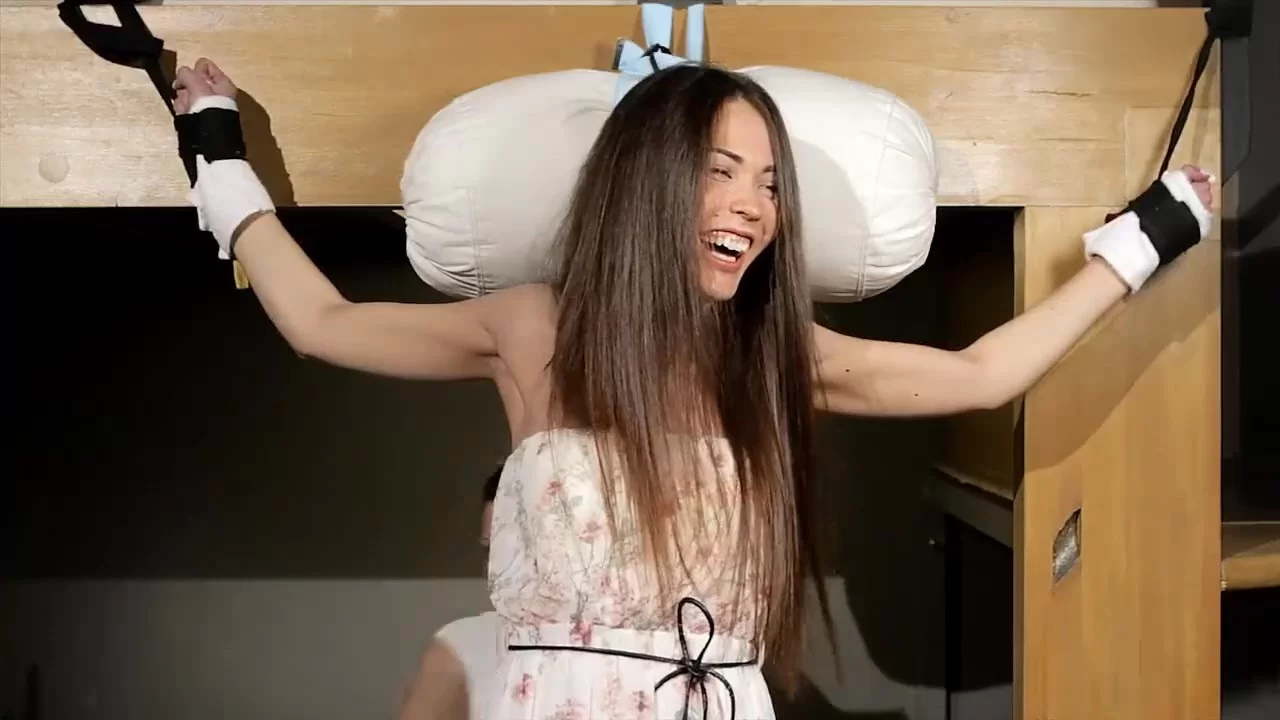 TickleTherapy – Irina standup tickle therapy by Anyuta- ff,TicklingUpperBody